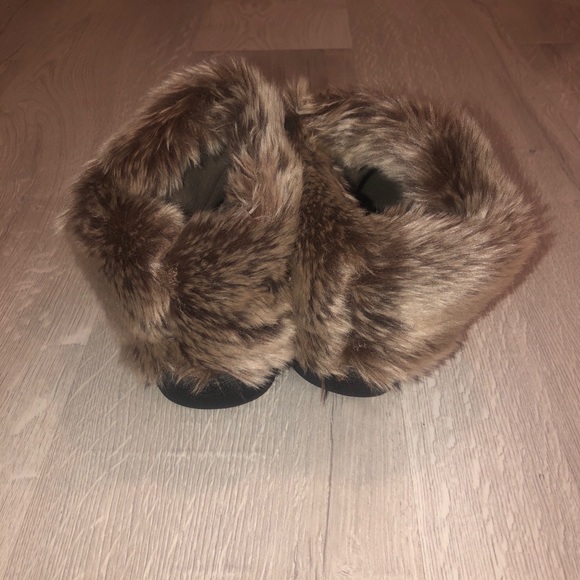 Isotoner/brown trimmed in fur/sz6.5-7 - Picture 4 of 5